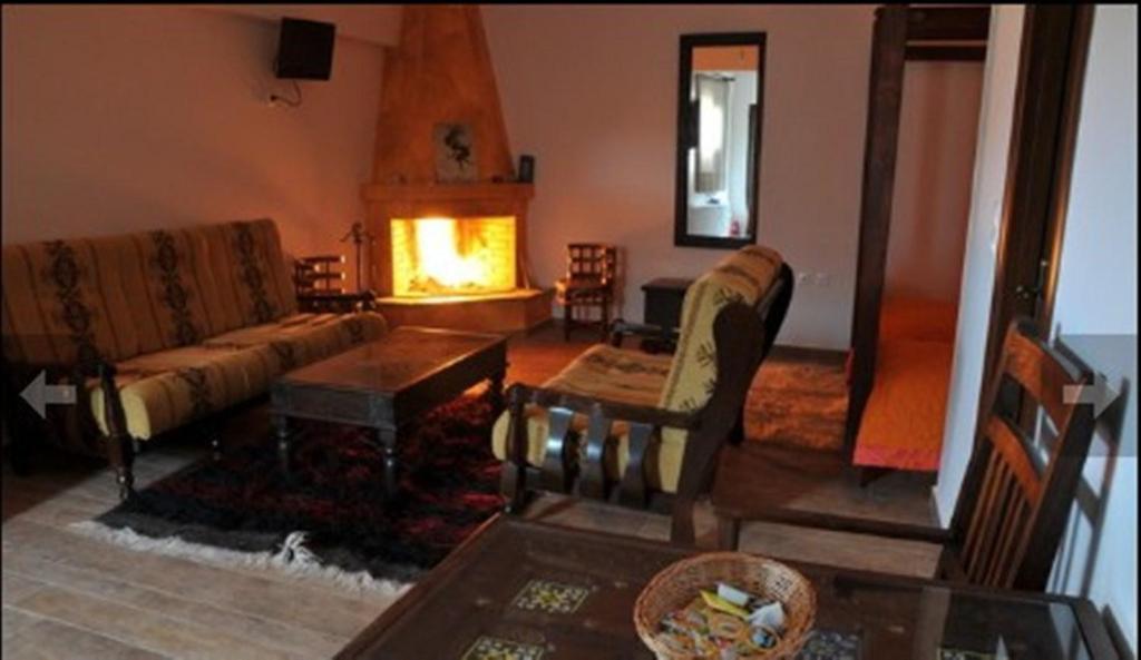 Flygonion Guesthouse Kiriákion Exteriör bild